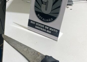 Polícia Militar prende homem por ameaçar a própria irmã com faca em Rio Verde