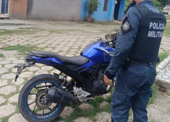 Polícia Militar recupera motocicleta com restrição criminal em Corumbá.