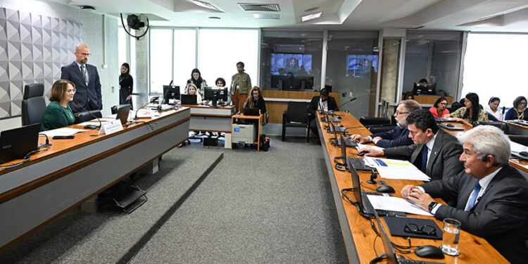 Proibição de coleira de choque elétrico para animais avança