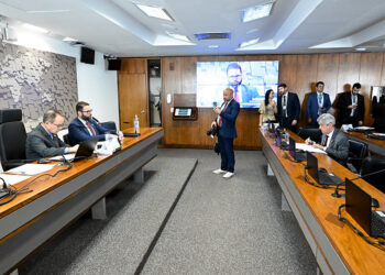 Senador Jaime Bagattoli (PL-RO) em pronunciamento à bancada.