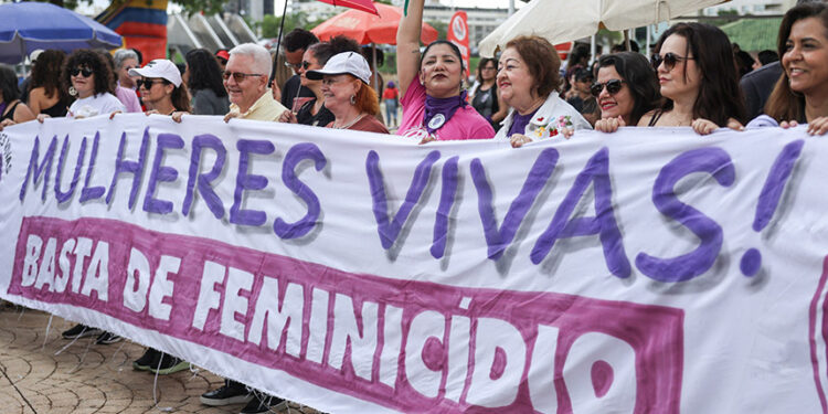 Recorde de feminicídios é tema de debate em comissão mista na quarta