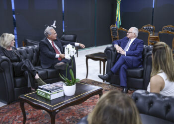 Renan Calheiros defende acesso irrestrito da CAE às investigações sobre o Master