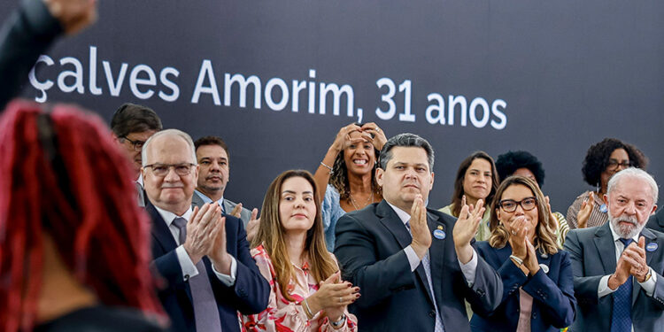 Representantes dos três Poderes assinam pacto de combate ao feminicídio