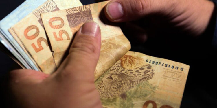 Salário pago nesta sexta já terá isenção de IR para quem ganha até R$ 5 mil