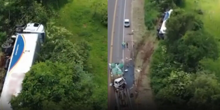 Colisão de caminhões bloqueia trecho da BR-158