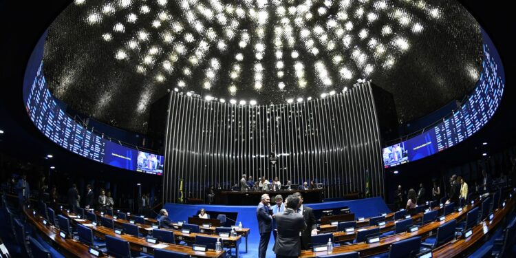 Senado aprova PL que acaba com relativização do estupro de vulnerável
