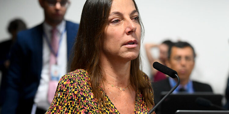 Em pronunciamento, à bancada, senadora Mara Gabrilli (PSDB-SP).