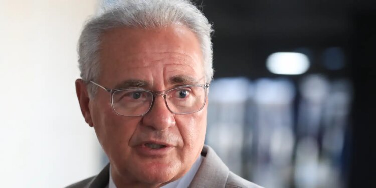 Senadores se reúnem com Fachin e pedem acesso ao inquérito do Master