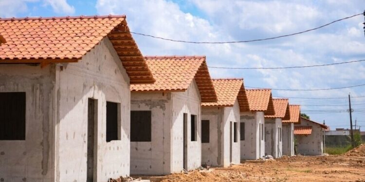 Vítimas expulsas por facções podem ter prioridade em políticas públicas