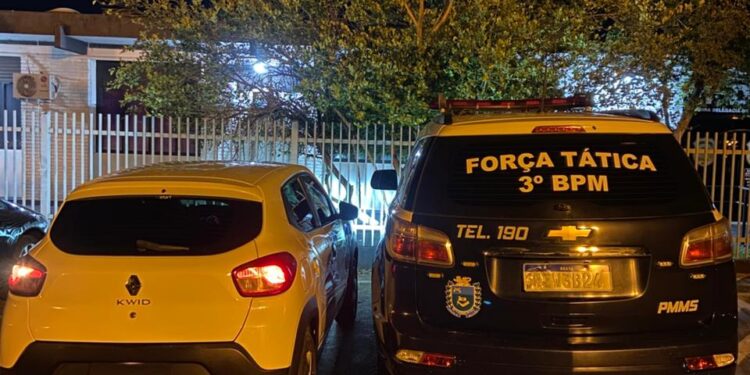 Força Tática recupera carro furtado em Dourados