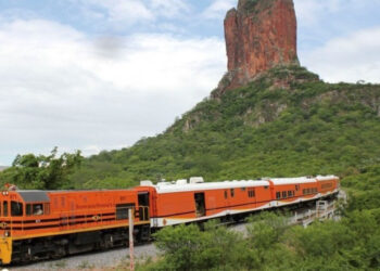 Governo da Bolívia retoma trem de passageiros para a fronteira com o Brasil