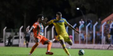 Naviraiense supera DAC e lidera o Estadual