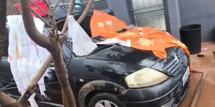 Carro que arrancou perna de mulher é encontrado escondido em Campo Grande