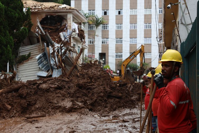 Juiz de Fora (MG), 27/02/2026 - Deslizamento de terra do Morro do Cristo, ocorrido durante a tempestade de segunda-feira, 23 de fevereiro, no Bairro Paineiras. Foto: Rovena Rosa/Agência Brasil