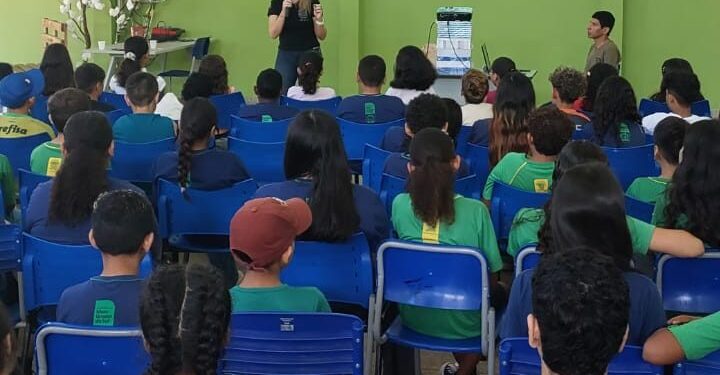 Delegada ministra palestra com o tema “Bullying e Cyberbullying” para alunos do 4º ao 9º de escola estadual em Campo Grande