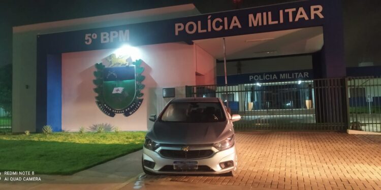 Polícia Militar de Coxim prende autor, apreende submetralhadora e recupera carro roubado de Rondonópolis