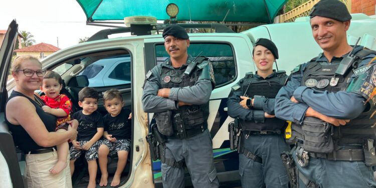 Polícia Militar participa de aniversário de pequeno admirador em Coxim