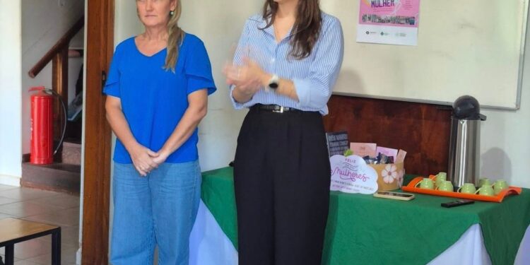 Polícia Civil participa de ação em alusão ao mês da mulher em Naviraí