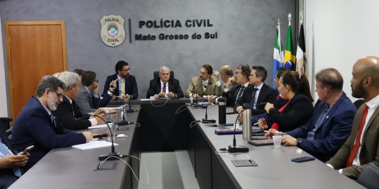 Departamento de Polícia do Interior realiza reunião de trabalho para alinhamento institucional de demandas