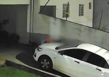 DEU RUIM! Homem apanha ao invadir casa da ex-mulher