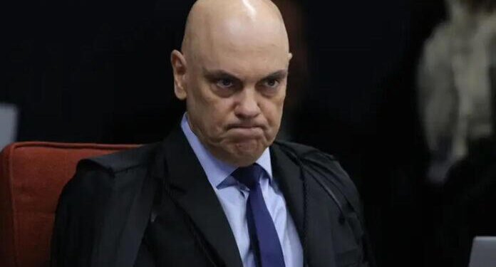 Moraes manda apreender equipamentos de jornalista