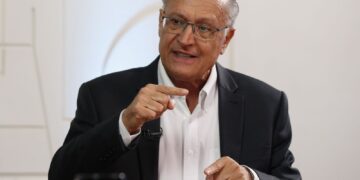 Alckmin acredita que a guerra não deve impactar na taxa de juros