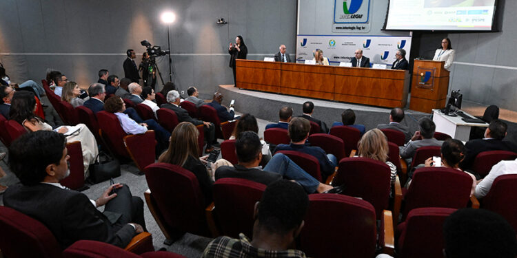 Barômetro da Lusofonia é lançado no Brasil em evento no Senado