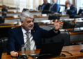 À bancada, em pronunciamento, senador Humberto Costa (PT-PE).