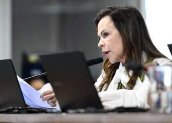 Em pronunciamento, à bancada, senadora Professora Dorinha Seabra (União-TO).