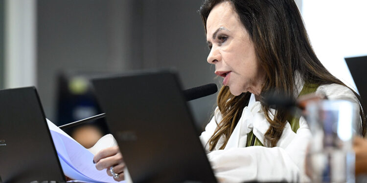 Em pronunciamento, à bancada, senadora Professora Dorinha Seabra (União-TO).