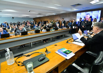 CPMI do INSS aprova mais uma convocação e quebra de sigilo