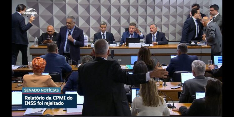 CPMI do INSS termina com dois relatórios: um foi rejeitado, o outro não foi a voto