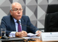 Em pronunciamento, à mesa, ministro de Estado das Relações Exteriores, Mauro Vieira.