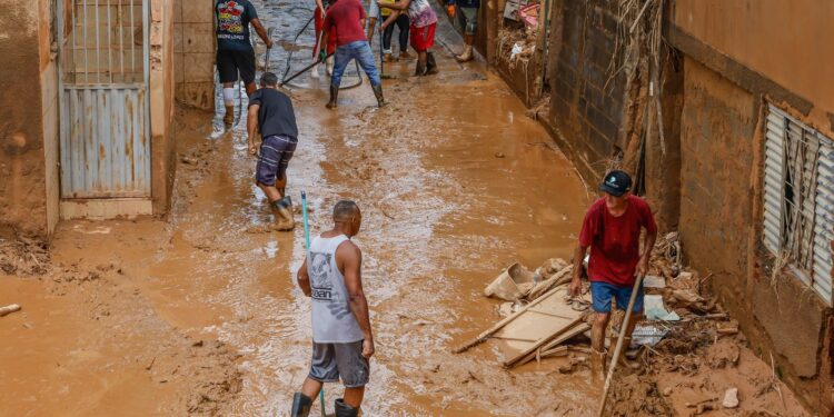 Câmara aprova medidas de apoio financeiro para vítimas da chuva em MG