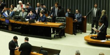 Câmara discute PEC que integra servidores de ex-territórios à União