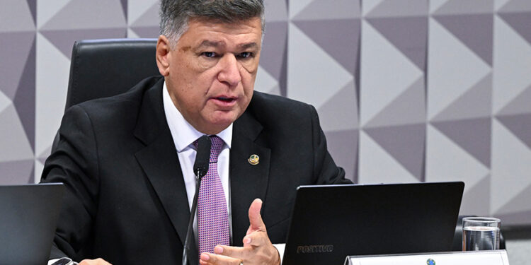 Carlos Viana defende direito da CPMI de recuperar dados que PF apagou