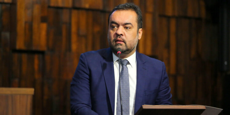 TSE julga Castro e pode barrar candidatura ao Senado