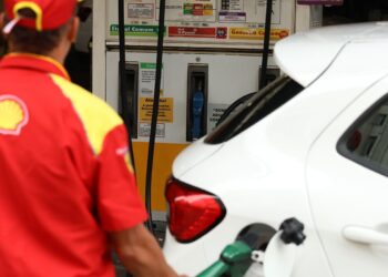 Com guerra no Irã, margem de lucro de distribuidoras e postos aumentou