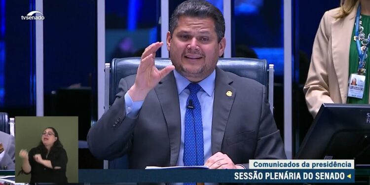 Davi Alcolumbre mantém decisão da CPMI que quebrou sigilos de Lulinha