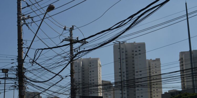 Em abril a conta de luz continua no patamar mais baixo, sem taxa extra