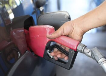 Em parceria com Procons, governo fiscaliza postos em todo o país