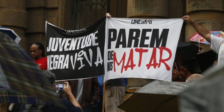 Entidades cobram medidas contra mortes de jovens pela polícia de SP