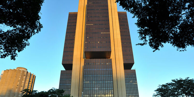 O Banco Central do Brasil é uma autarquia federal integrante do Sistema Financeiro Nacional, sendo vinculado ao Ministério da Economia.