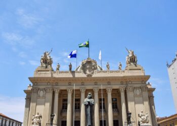 Ferros-velhos poderão ser fechados se venderem fios de cobre roubados