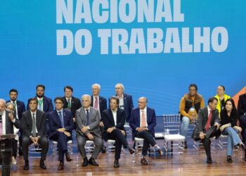 Fim do 6x1: Lula propõe negociação entre patrões, empregados e governo