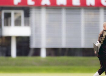 Flamengo e Vasco apresentam novos treinadores para temporada