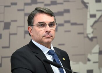 Flávio Bolsonaro confirma visita a Mato Grosso do Sul em abril