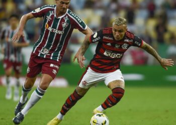 Fluminense e Flamengo decidem Campeonato Carioca neste domingo