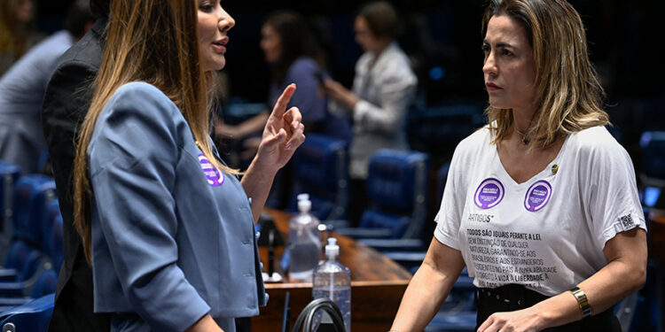 Inclusão da misoginia como crime de preconceito é aprovada e vai à Câmara