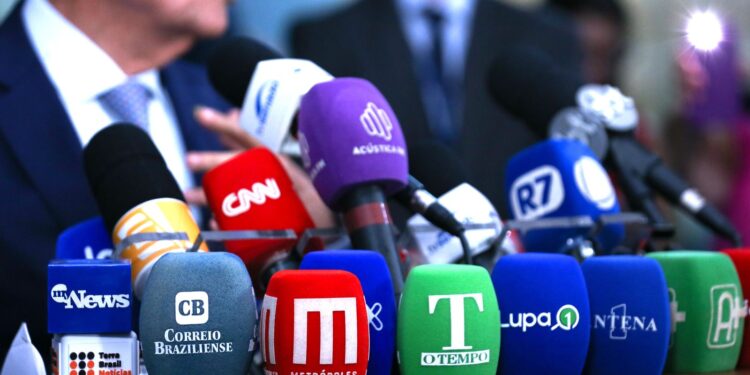 Jornalista da comunicação do Psol denuncia perseguição e ameaças